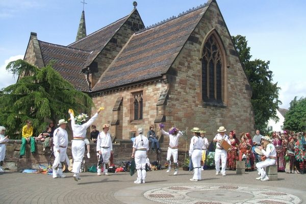 Wheaton_Aston,_Staffordshire_morris_dancers